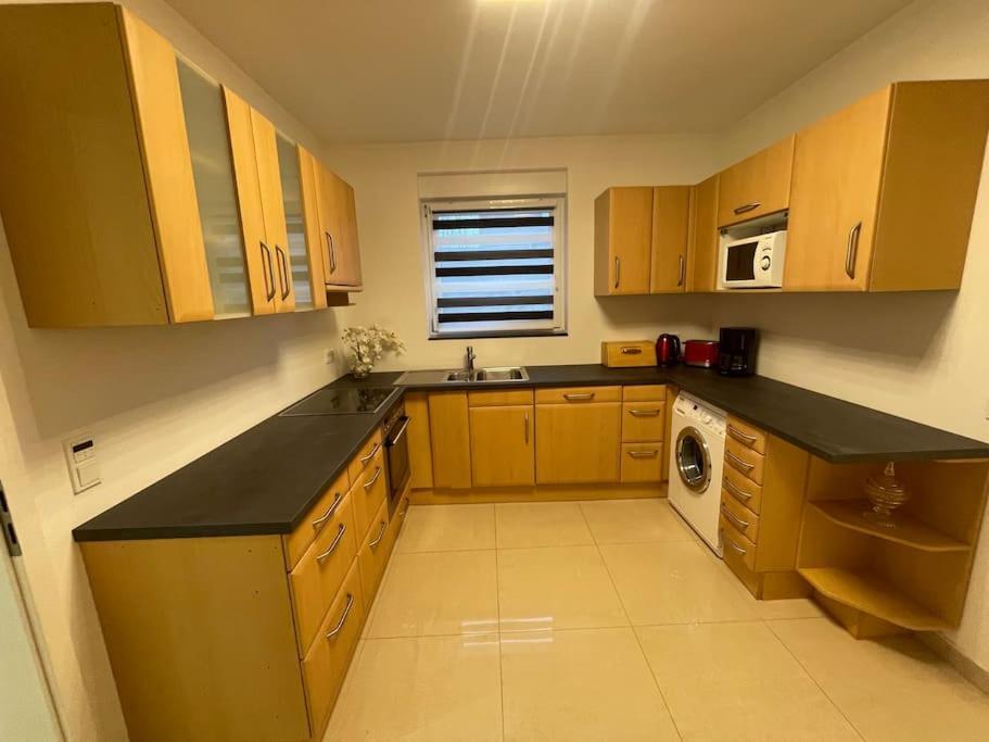דיסבורג Exklusive Flughafen-Messe Apartment Naehe Duesseldorf מראה חיצוני תמונה